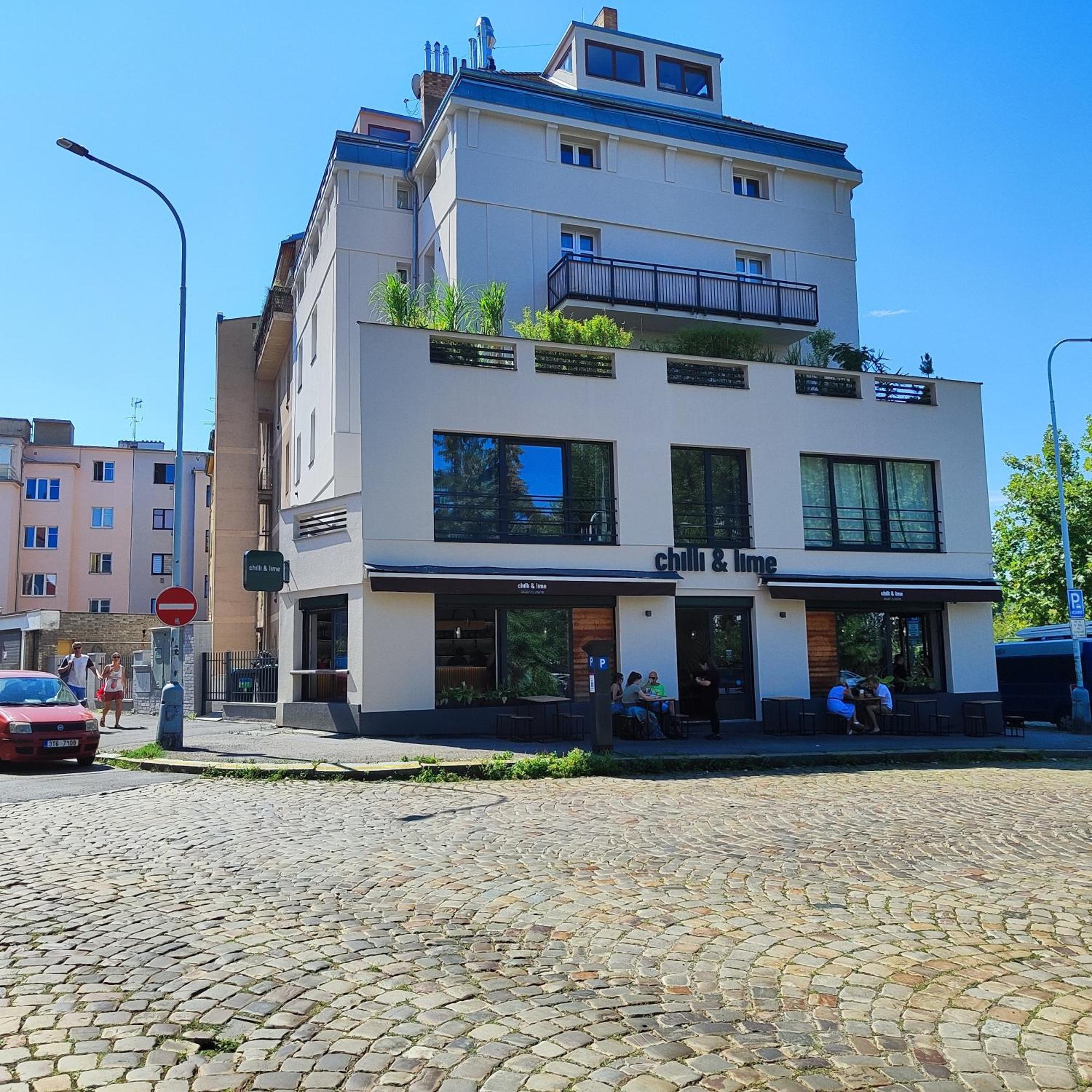 Apartment Big Windows Прага Экстерьер фото